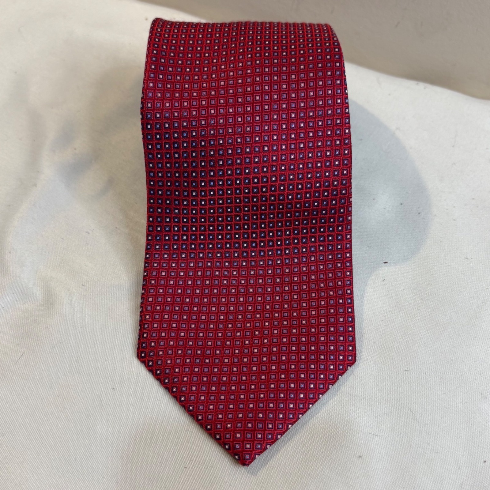 Tommy Hilfiger Mens Red Geometric Silk Necktie Business Formal Holiday